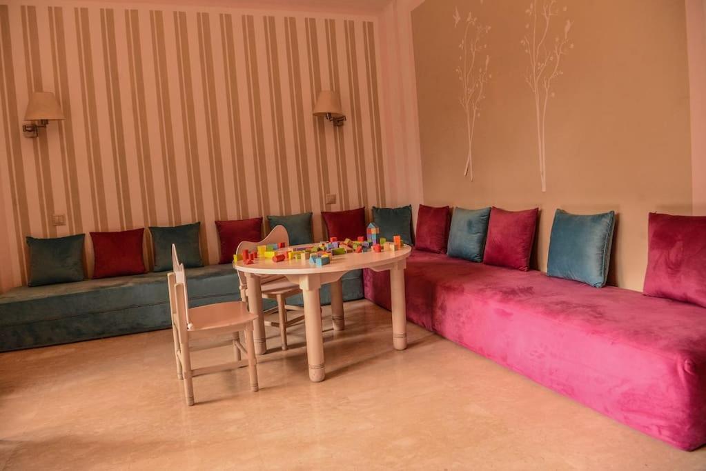 Beautiful, Great Equipped 122 M Holiday Apartment Near Majorelle Garden And Gueliz With Pool Views And A Large Balcony And Terrace Маракеш Екстериор снимка