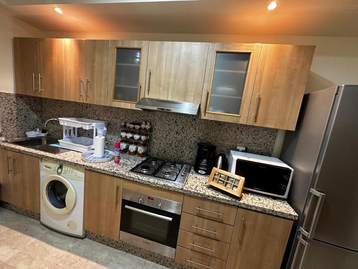 Beautiful, Great Equipped 122 M Holiday Apartment Near Majorelle Garden And Gueliz With Pool Views And A Large Balcony And Terrace Маракеш Екстериор снимка