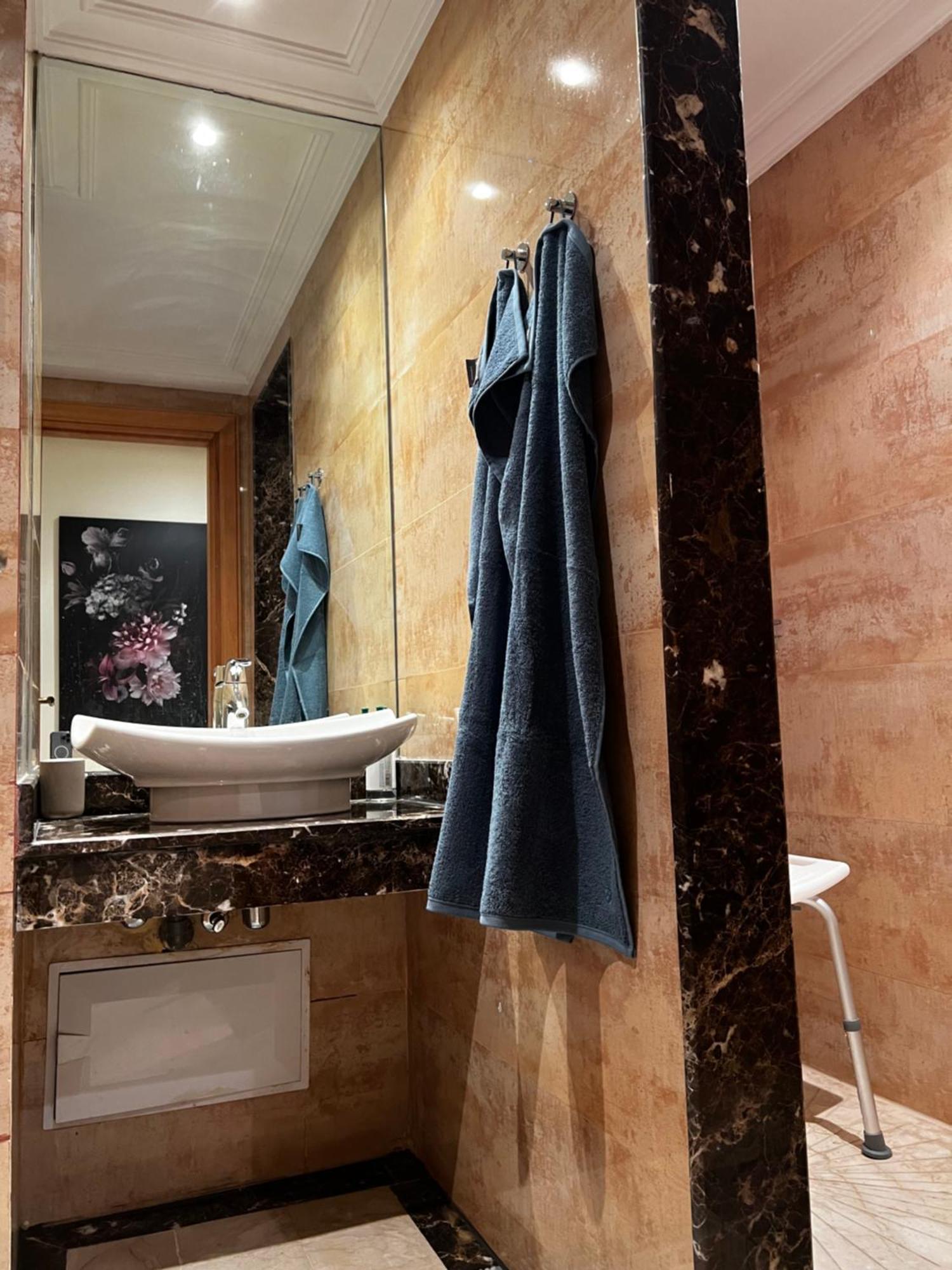 Beautiful, Great Equipped 122 M Holiday Apartment Near Majorelle Garden And Gueliz With Pool Views And A Large Balcony And Terrace Маракеш Екстериор снимка